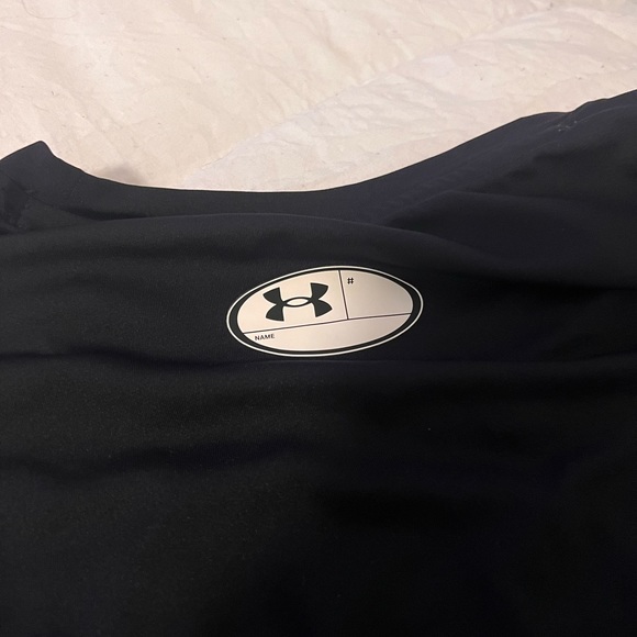 Long Sleeve Dry Fit Under Armour Top - Picture 5 of 5